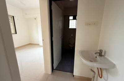 2 BHK - Trimurti Orean
